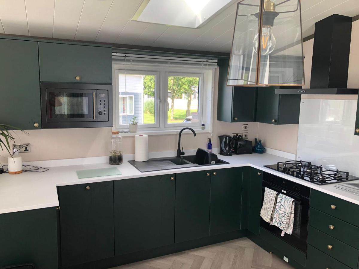 The Poplars Lodge With Hot Tub York Extérieur photo