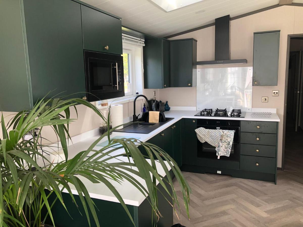 The Poplars Lodge With Hot Tub York Extérieur photo