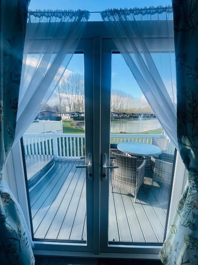 The Poplars Lodge With Hot Tub York Extérieur photo