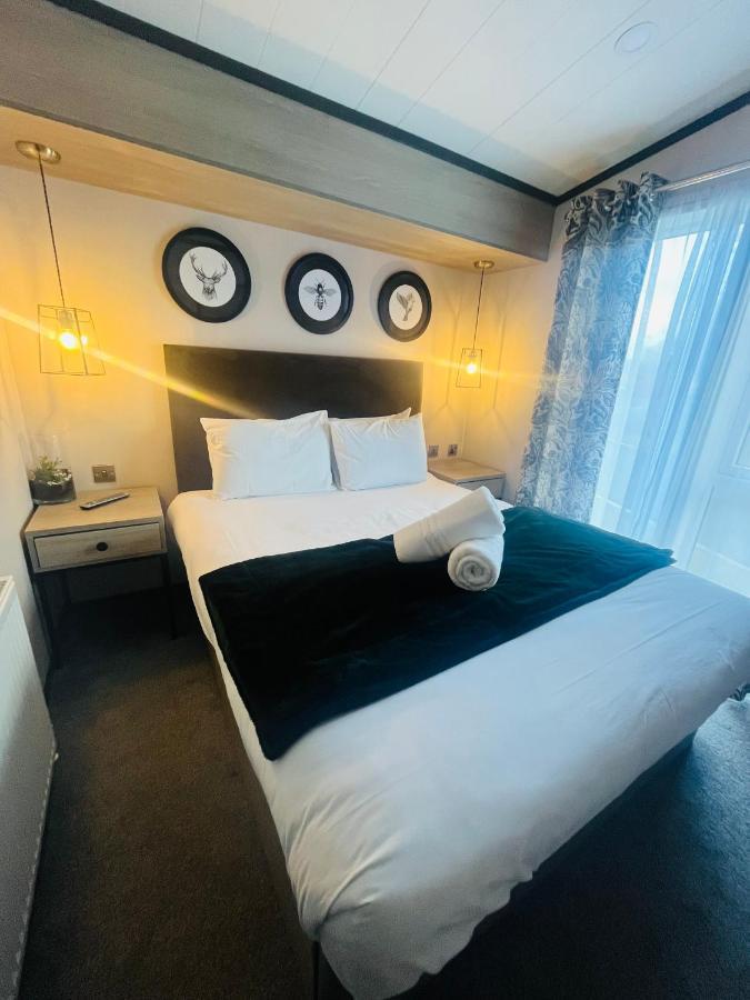 The Poplars Lodge With Hot Tub York Extérieur photo